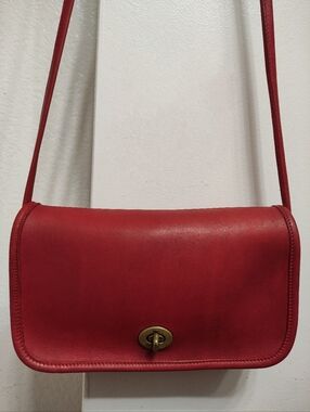 Vintage Coach 9375 Dinky Red Leather Crossbody/Shoulder Bag Made in NYC